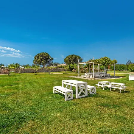 Bed & Breakfast Masseria Li Capperi By Perle Di Puglia Alezio