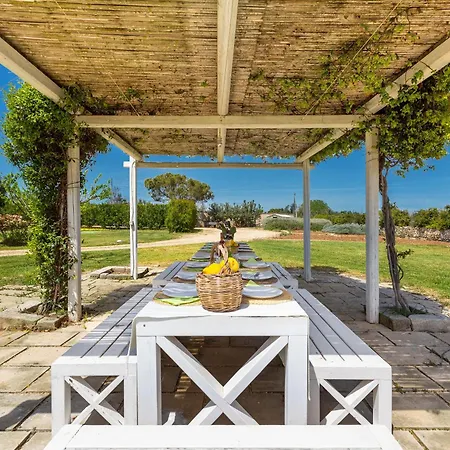 Masseria Li Capperi By Perle Di Puglia Couette-café