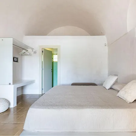 Masseria Li Capperi By Perle Di Puglia Bed & Breakfast 4*