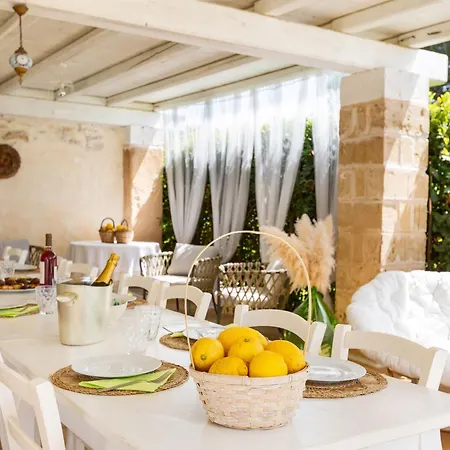 Masseria Li Capperi By Perle Di Puglia Couette-café Alezio
